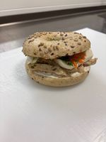 Bagel med kylling og mozzarella        